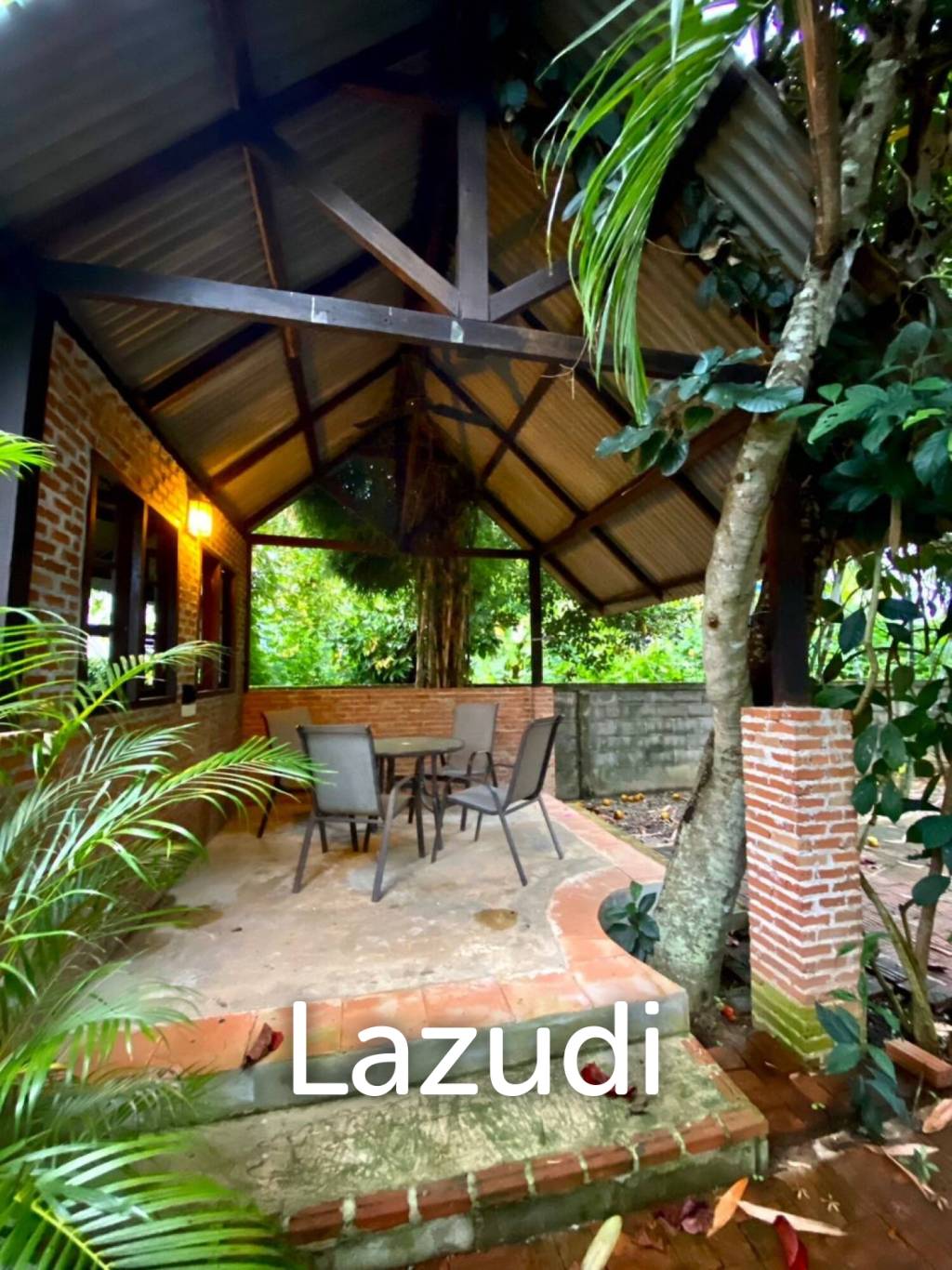 2 Bedrooms Lanna Style House For Sale in Garden