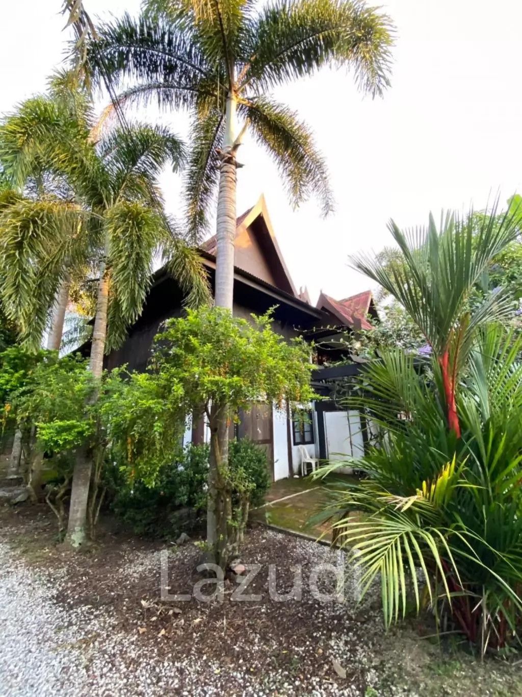 2 Bedrooms Lanna Style House For Sale in Garden