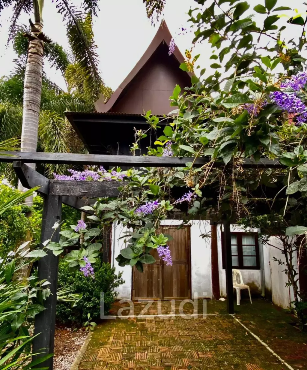 2 Bedrooms Lanna Style House For Sale in Garden