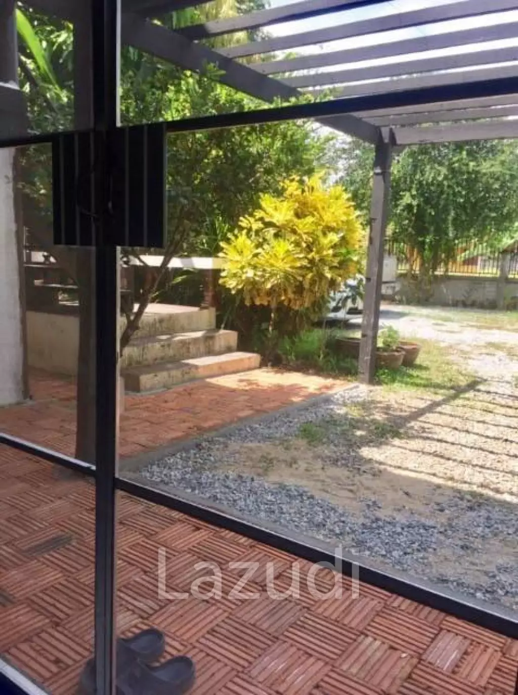 2 Bedrooms Lanna Style House For Sale in Garden