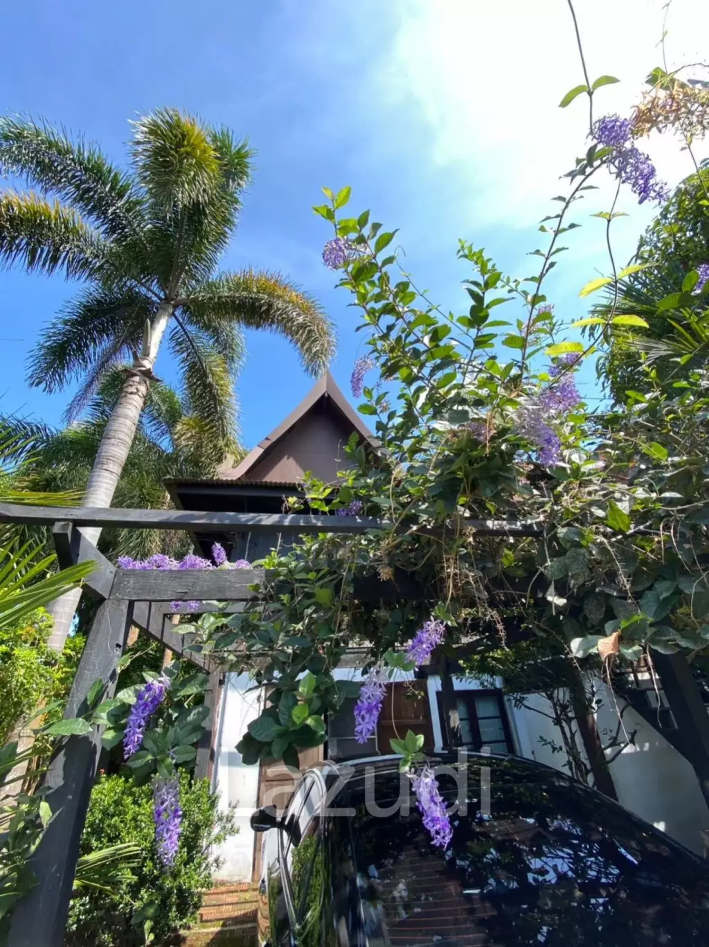 2 Bedrooms Lanna Style House For Sale in Garden