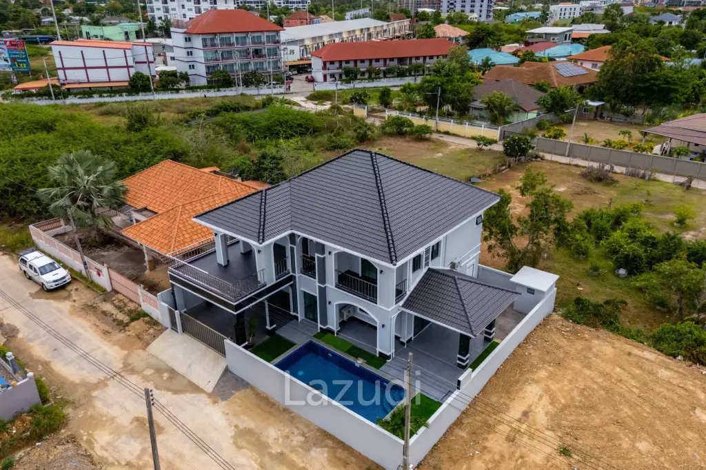 Brand New 2-Storey Villa with Pool in Soi 102