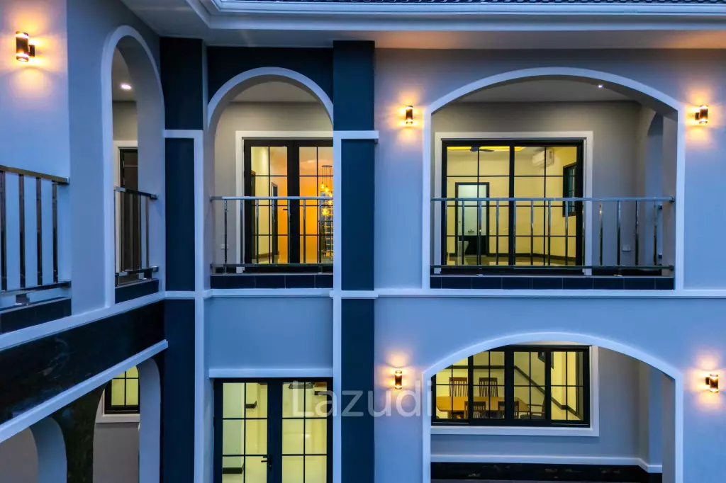 Brand New 2-Storey Villa with Pool in Soi 102