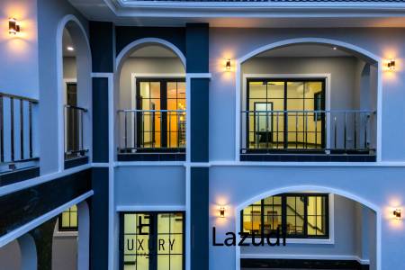 วิลล่าสองชั้น 4 ห้องนอนพร้อมสระว่ายน้ำในซอยหัวหิน 102