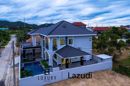 วิลล่าสองชั้น 4 ห้องนอนพร้อมสระว่ายน้ำในซอยหัวหิน 102