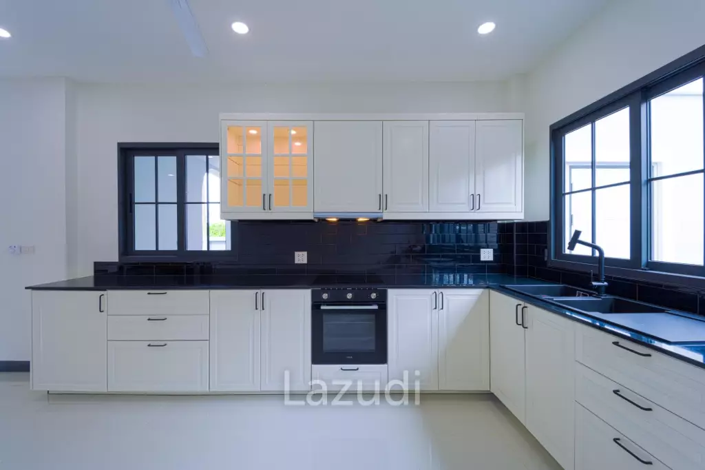 Brand New 2-Storey Villa with Pool in Soi 102