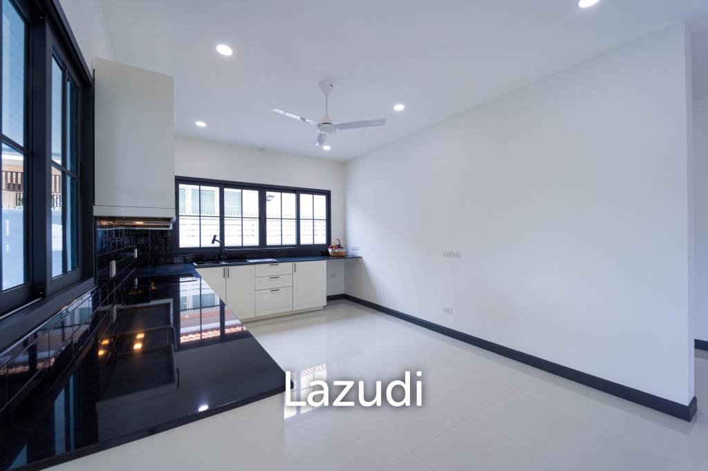 Brand New 2-Storey Villa with Pool in Soi 102