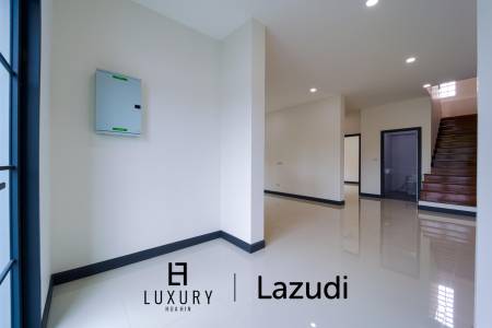 วิลล่าสองชั้น 4 ห้องนอนพร้อมสระว่ายน้ำในซอยหัวหิน 102