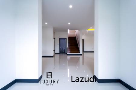 วิลล่าสองชั้น 4 ห้องนอนพร้อมสระว่ายน้ำในซอยหัวหิน 102