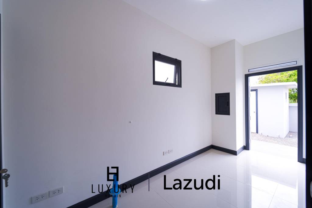 วิลล่าสองชั้น 4 ห้องนอนพร้อมสระว่ายน้ำในซอยหัวหิน 102