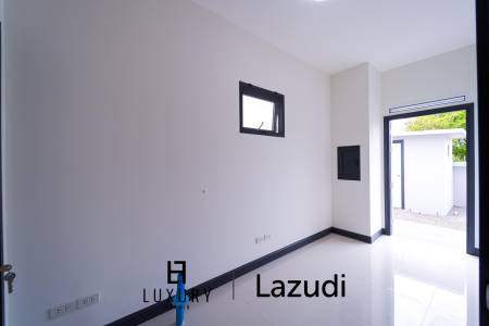 วิลล่าสองชั้น 4 ห้องนอนพร้อมสระว่ายน้ำในซอยหัวหิน 102