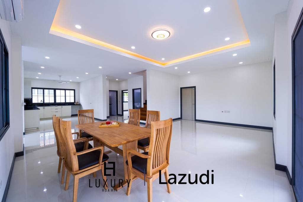 วิลล่าสองชั้น 4 ห้องนอนพร้อมสระว่ายน้ำในซอยหัวหิน 102