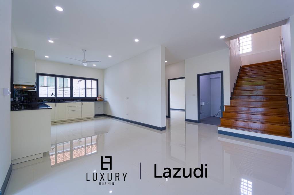 วิลล่าสองชั้น 4 ห้องนอนพร้อมสระว่ายน้ำในซอยหัวหิน 102