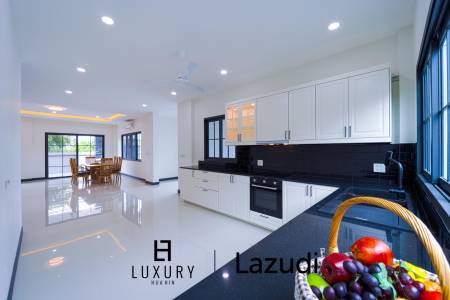 วิลล่าสองชั้น 4 ห้องนอนพร้อมสระว่ายน้ำในซอยหัวหิน 102