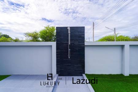 วิลล่าสองชั้น 4 ห้องนอนพร้อมสระว่ายน้ำในซอยหัวหิน 102