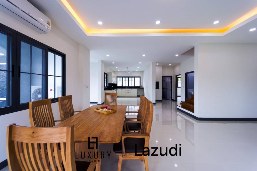 วิลล่าสองชั้น 4 ห้องนอนพร้อมสระว่ายน้ำในซอยหัวหิน 102