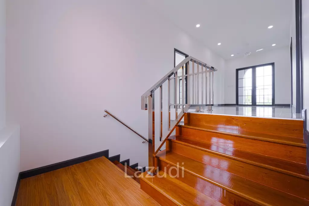 Brand New 2-Storey Villa with Pool in Soi 102