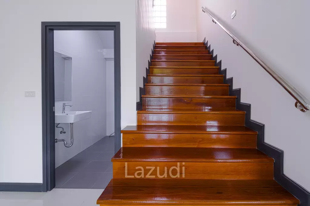 Brand New 2-Storey Villa with Pool in Soi 102