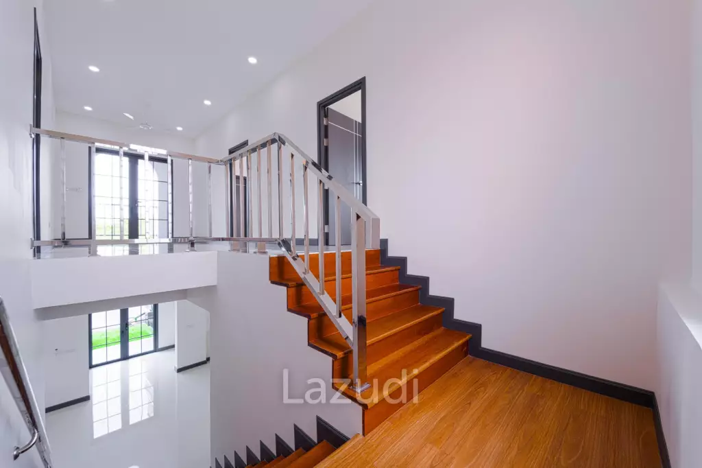 Brand New 2-Storey Villa with Pool in Soi 102