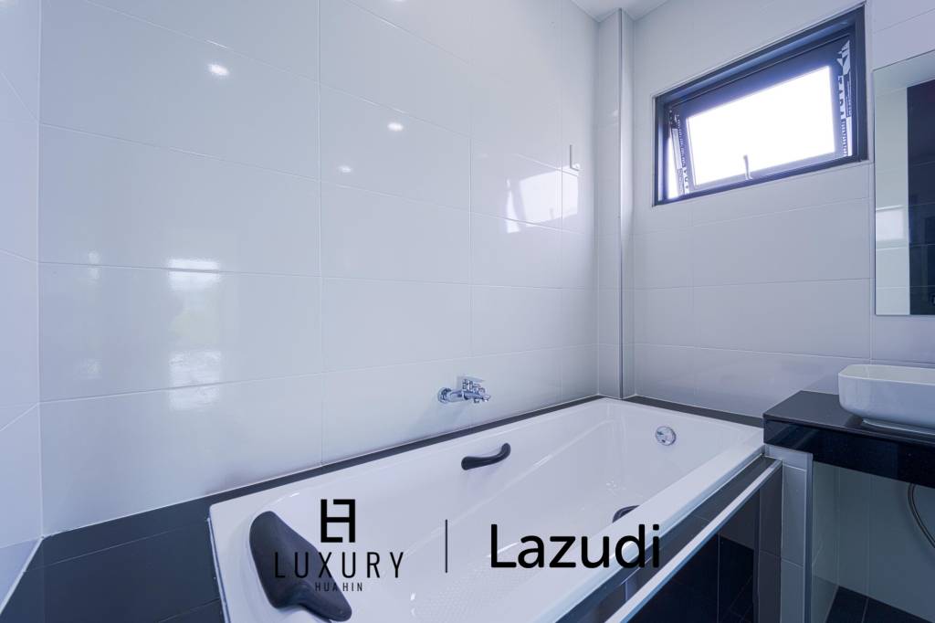 วิลล่าสองชั้น 4 ห้องนอนพร้อมสระว่ายน้ำในซอยหัวหิน 102