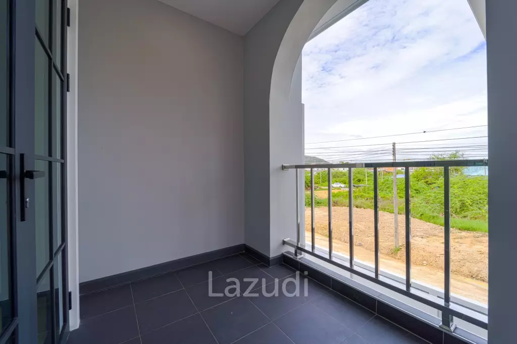 Brand New 2-Storey Villa with Pool in Soi 102