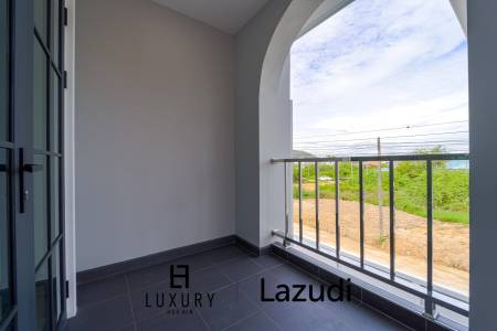 วิลล่าสองชั้น 4 ห้องนอนพร้อมสระว่ายน้ำในซอยหัวหิน 102