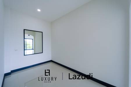 วิลล่าสองชั้น 4 ห้องนอนพร้อมสระว่ายน้ำในซอยหัวหิน 102