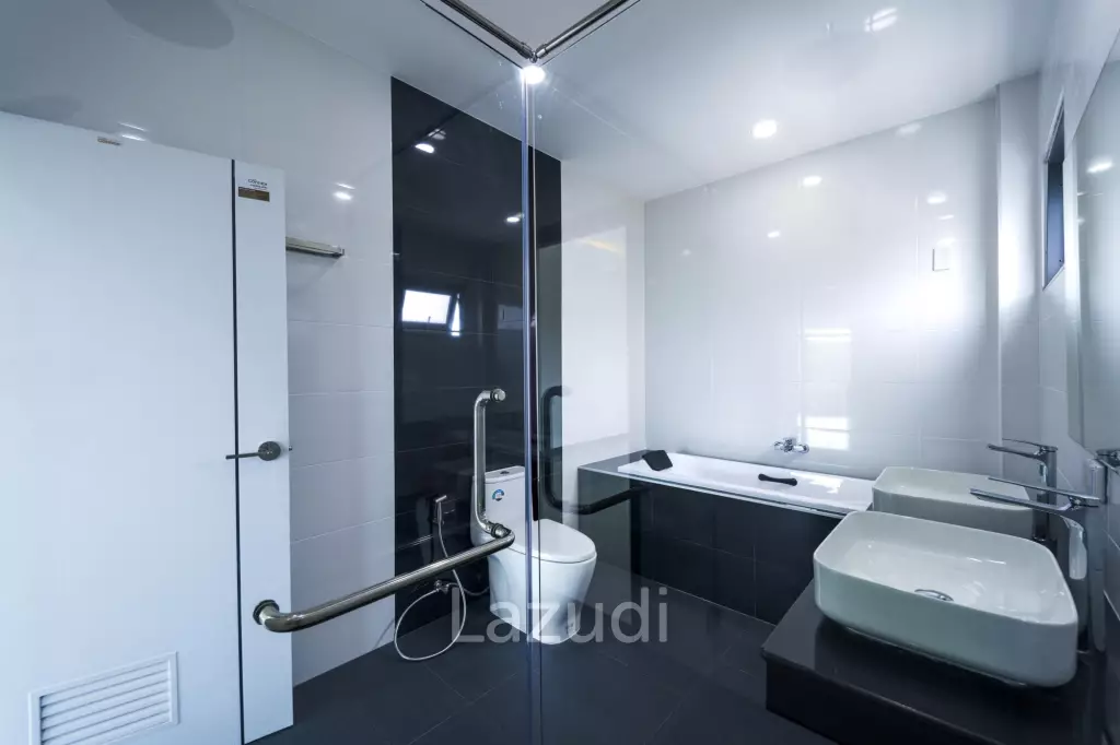 Brand New 2-Storey Villa with Pool in Soi 102