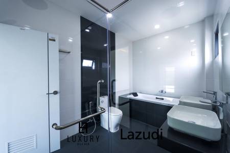 วิลล่าสองชั้น 4 ห้องนอนพร้อมสระว่ายน้ำในซอยหัวหิน 102