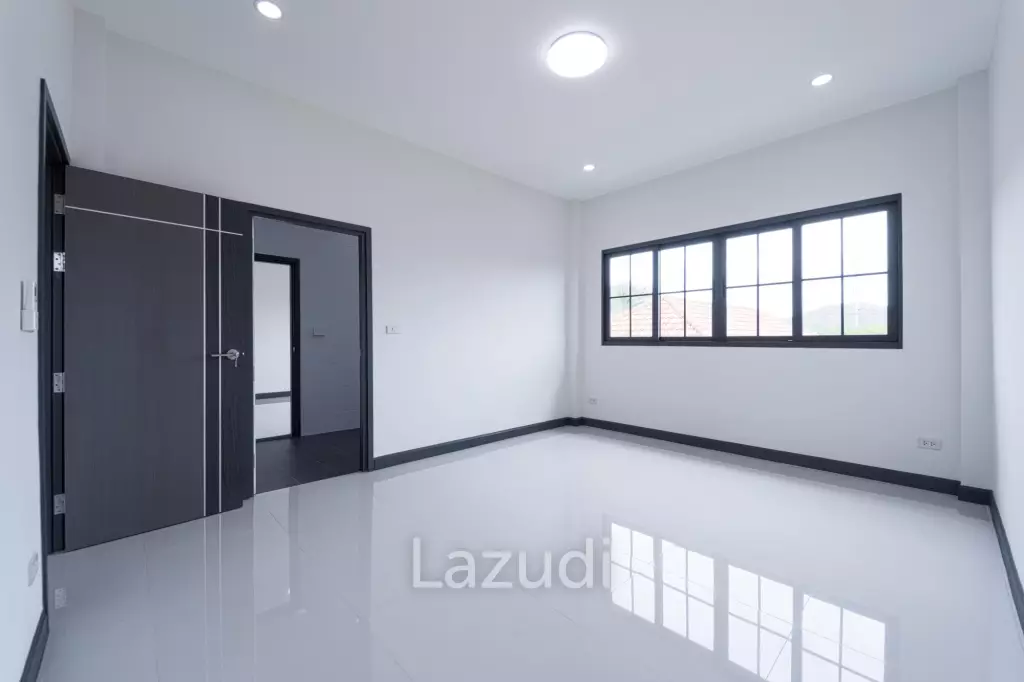 Brand New 2-Storey Villa with Pool in Soi 102