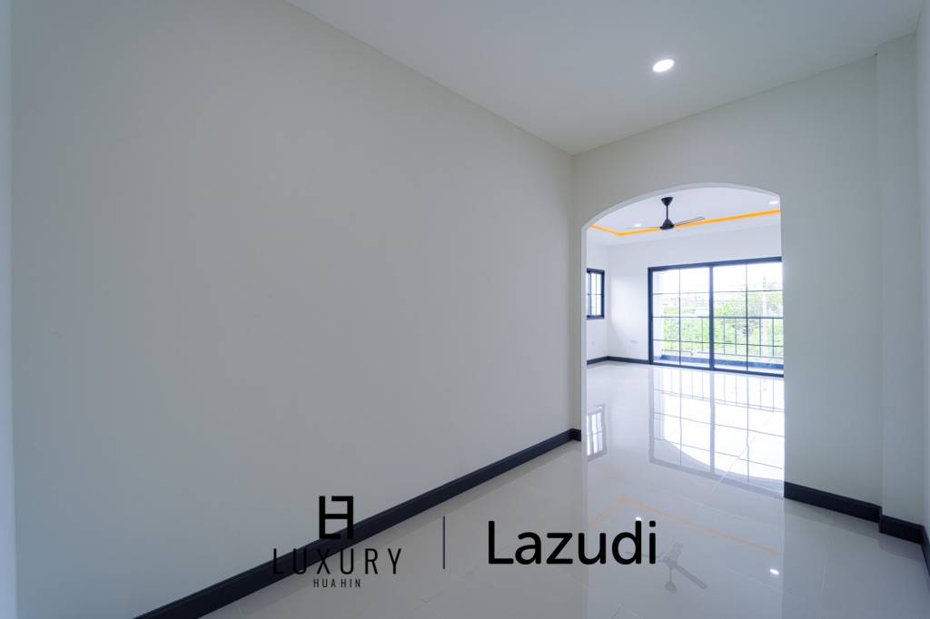 วิลล่าสองชั้น 4 ห้องนอนพร้อมสระว่ายน้ำในซอยหัวหิน 102