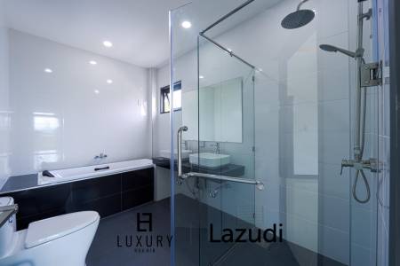 วิลล่าสองชั้น 4 ห้องนอนพร้อมสระว่ายน้ำในซอยหัวหิน 102