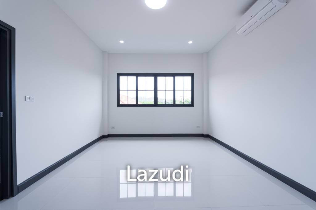 Brand New 2-Storey Villa with Pool in Soi 102