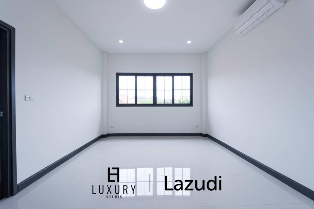 วิลล่าสองชั้น 4 ห้องนอนพร้อมสระว่ายน้ำในซอยหัวหิน 102