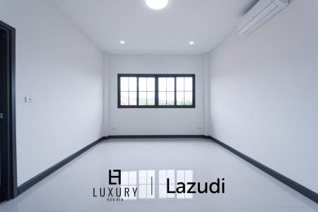 วิลล่าสองชั้น 4 ห้องนอนพร้อมสระว่ายน้ำในซอยหัวหิน 102