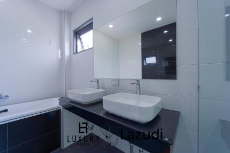 วิลล่าสองชั้น 4 ห้องนอนพร้อมสระว่ายน้ำในซอยหัวหิน 102