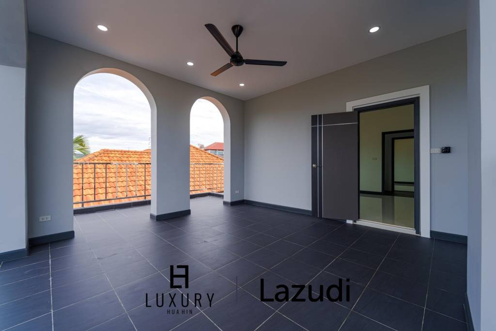 วิลล่าสองชั้น 4 ห้องนอนพร้อมสระว่ายน้ำในซอยหัวหิน 102