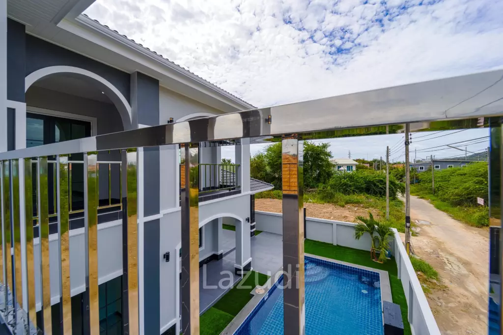 Brand New 2-Storey Villa with Pool in Soi 102