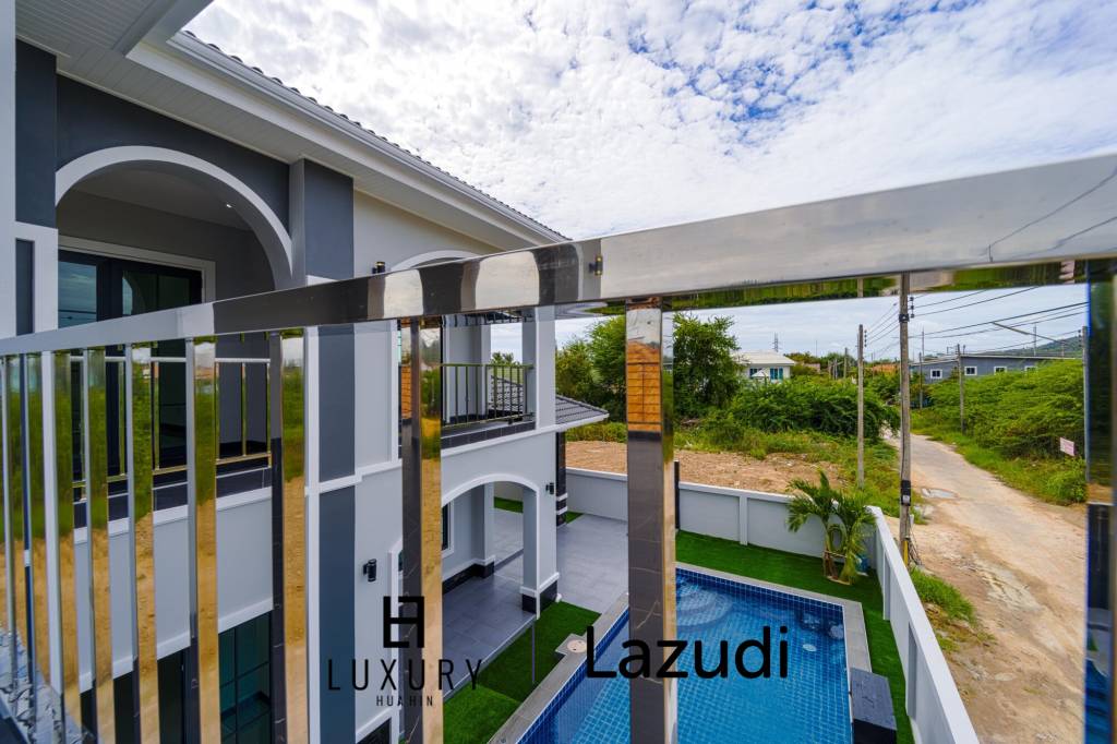 วิลล่าสองชั้น 4 ห้องนอนพร้อมสระว่ายน้ำในซอยหัวหิน 102