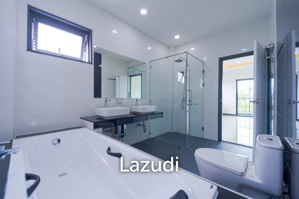 Brand New 2-Storey Villa with Pool in Soi 102