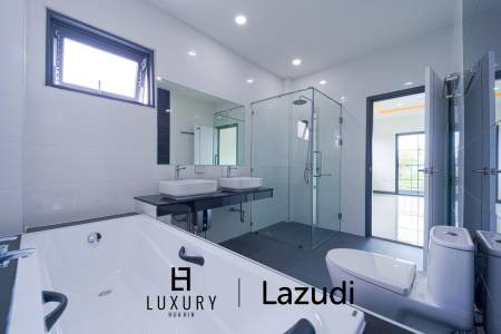 วิลล่าสองชั้น 4 ห้องนอนพร้อมสระว่ายน้ำในซอยหัวหิน 102