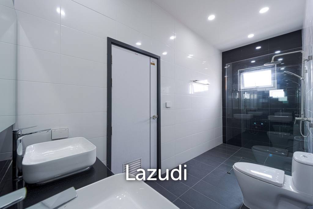 Brand New 2-Storey Villa with Pool in Soi 102