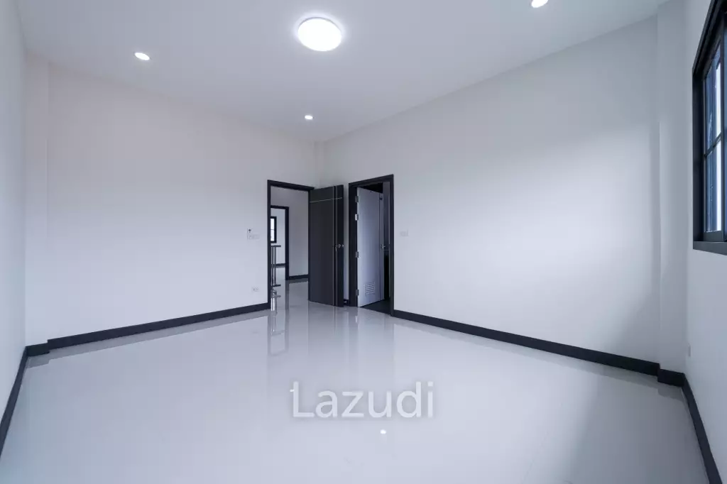 Brand New 2-Storey Villa with Pool in Soi 102