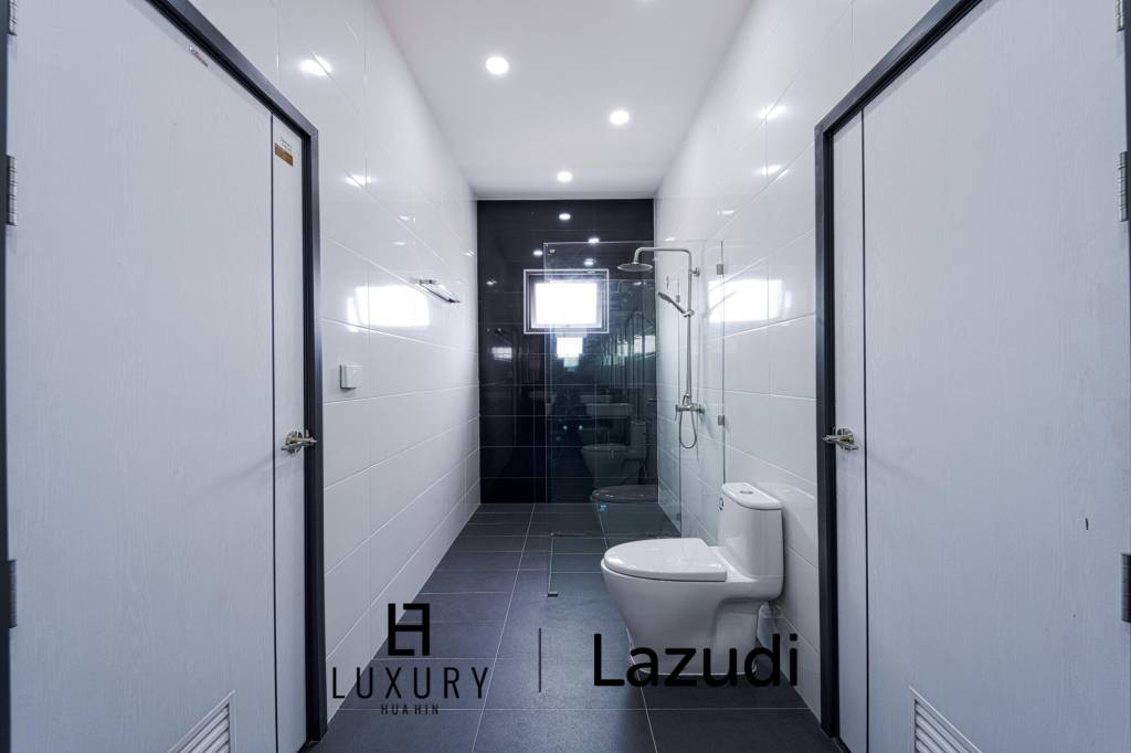 วิลล่าสองชั้น 4 ห้องนอนพร้อมสระว่ายน้ำในซอยหัวหิน 102