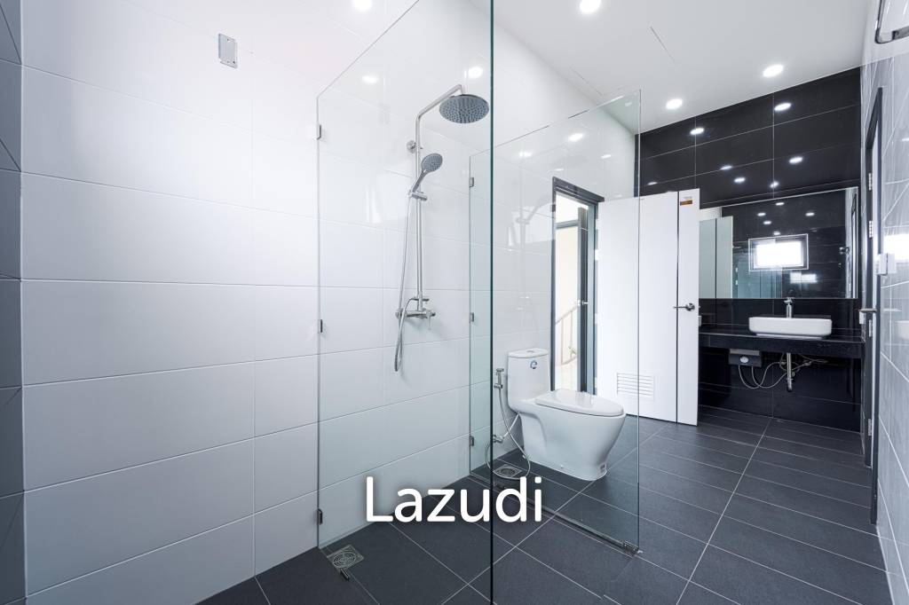 Brand New 2-Storey Villa with Pool in Soi 102