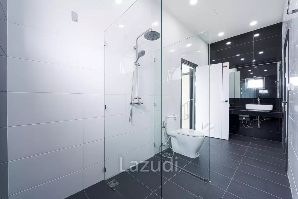 Brand New 2-Storey Villa with Pool in Soi 102