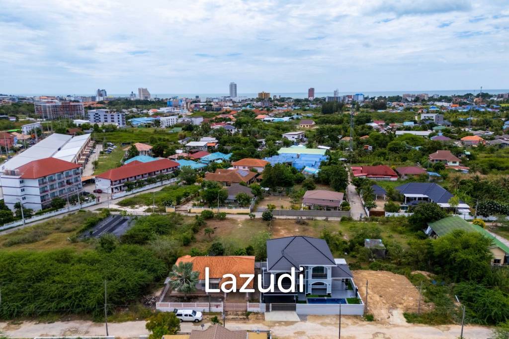 Brand New 2-Storey Villa with Pool in Soi 102