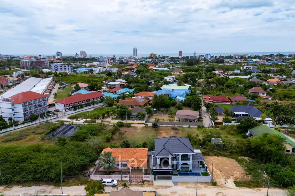 Brand New 2-Storey Villa with Pool in Soi 102