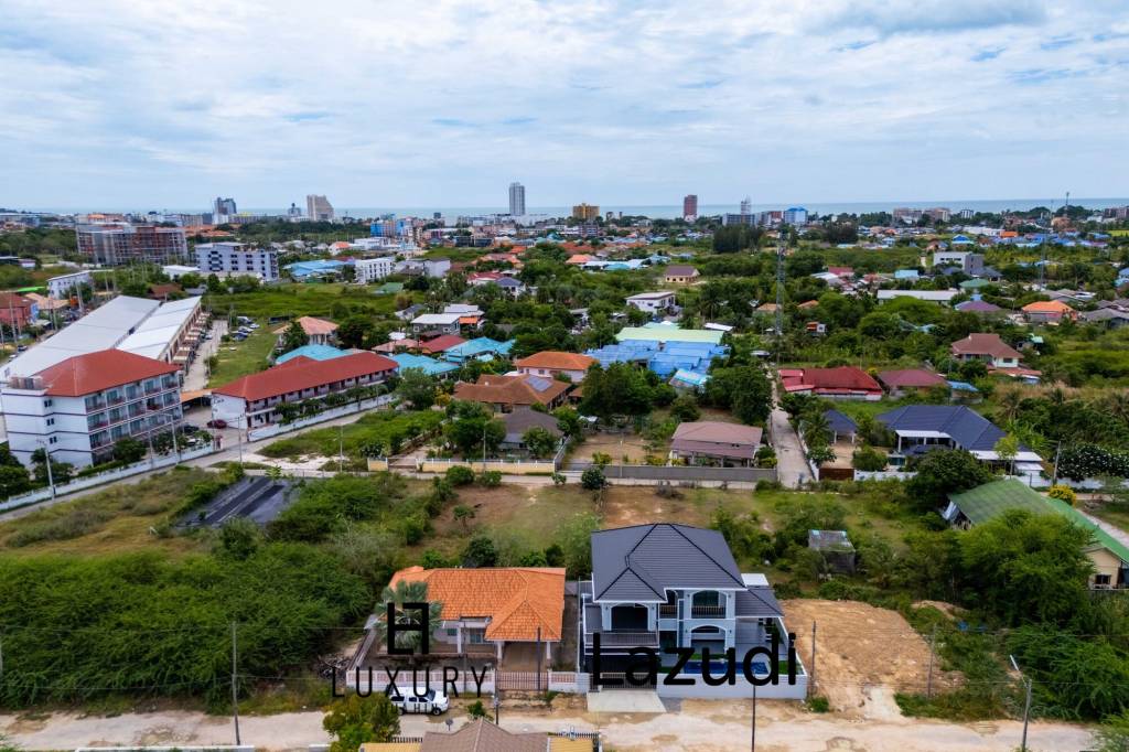 วิลล่าสองชั้น 4 ห้องนอนพร้อมสระว่ายน้ำในซอยหัวหิน 102