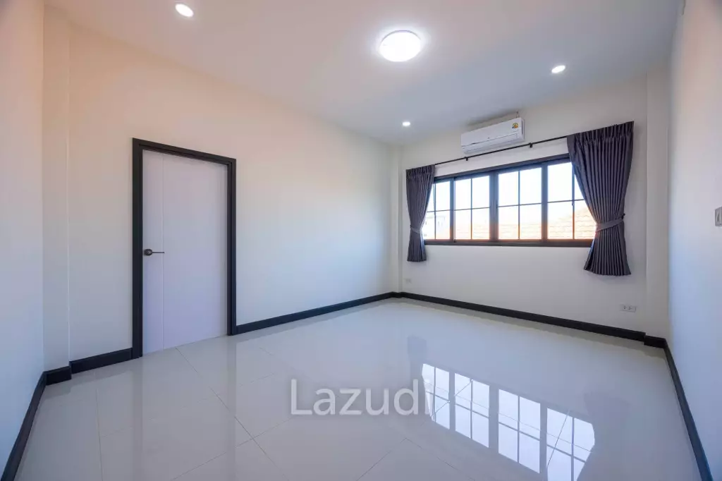 Brand New 2-Storey Villa with Pool in Soi 102